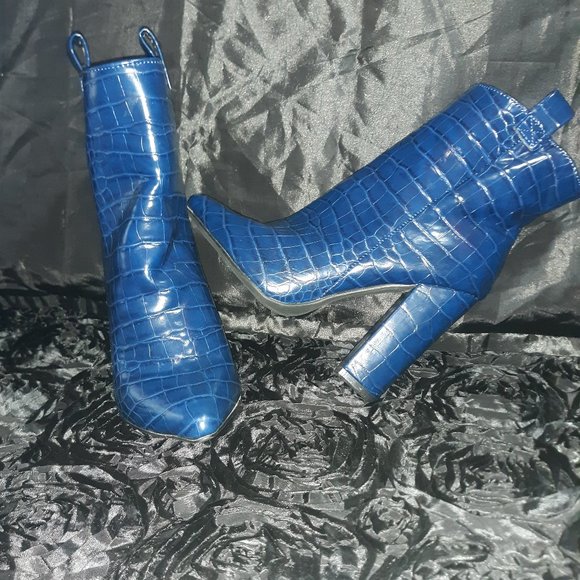 (( Listing # 48 )) (( NEW )) Just Fab , Blue Heel Boots - Picture 1 of 6